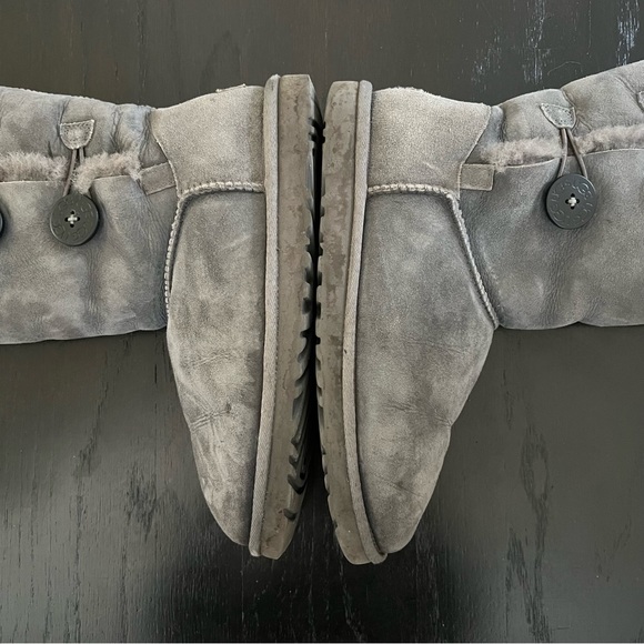 🧡GUC🧡 UGG AUSTRALIA Bailey Triplet Button Boots - Picture 9 of 15